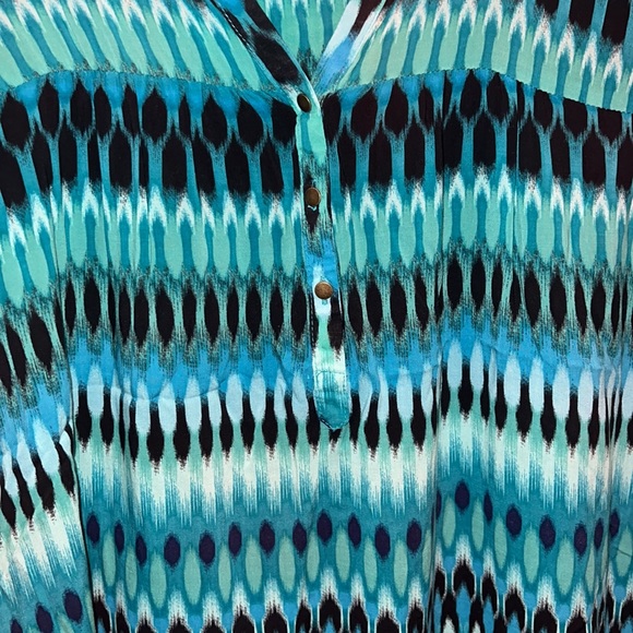 Lightweight rayon colorful blouse - Picture 3 of 6